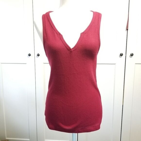 🖤 BP. Ribbed notch front tank - Picture 2 of 10